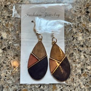 Wood and metal earrings